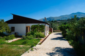 VILLA con giardino a 5 min dal mare